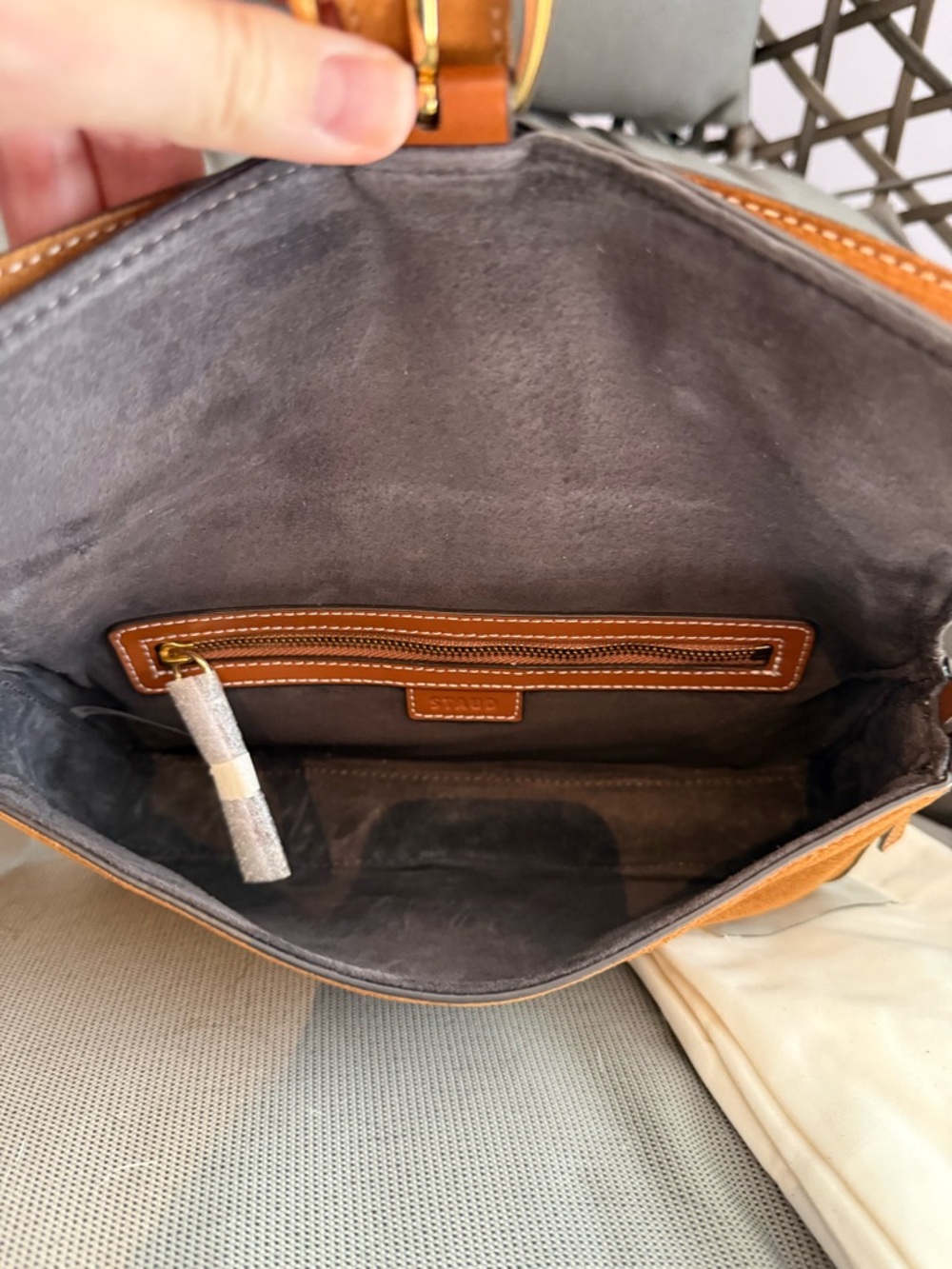STAUD HARLOW BAG TAN SUEDE - Picture 9 of 9